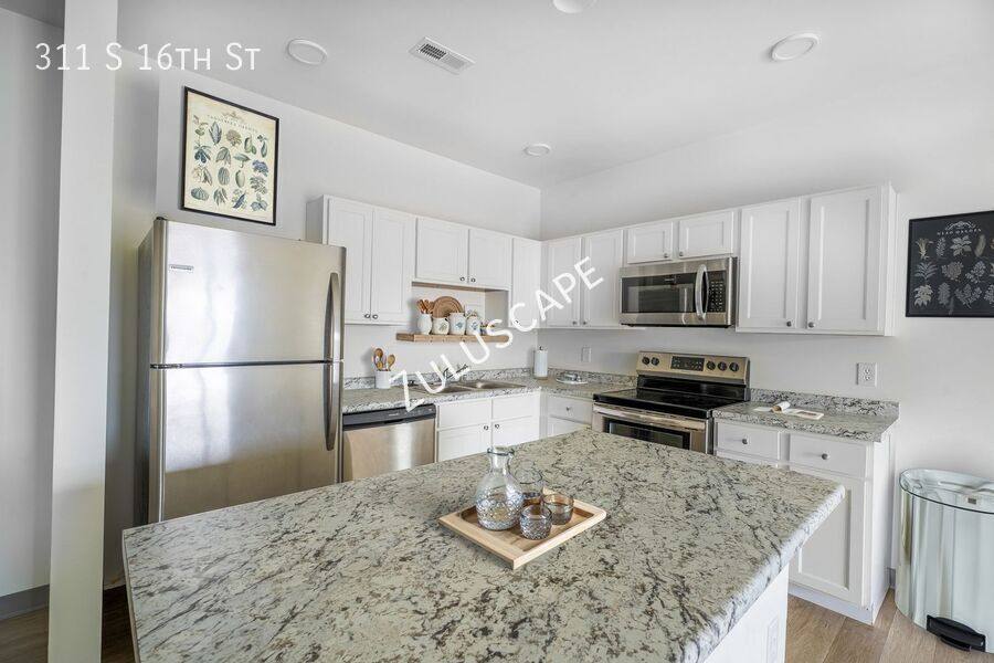 Apartment for rent at 311 S 16th St, Elwood, IN 46036