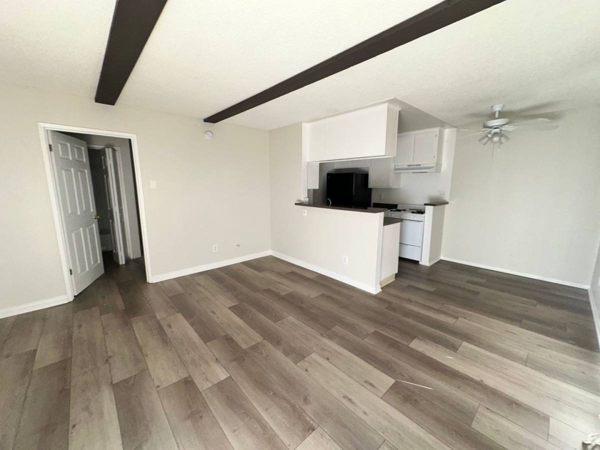 Apartment for rent at 21821-21825 Saticoy St, Canoga Park, CA 91304