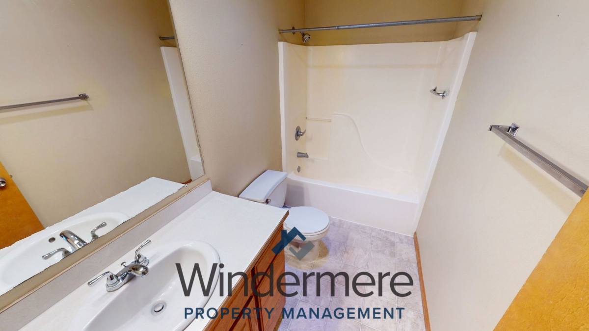 House for rent at 103 SW 9th St, College Place, WA 99324