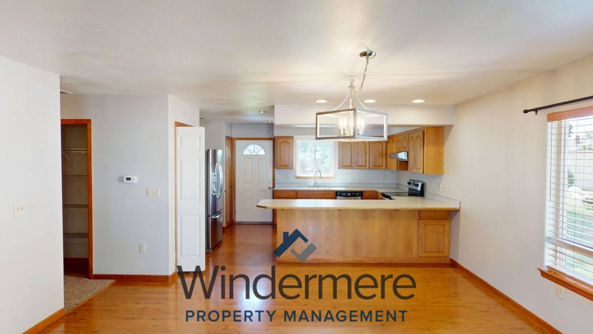 House for rent at 103 SW 9th St, College Place, WA 99324