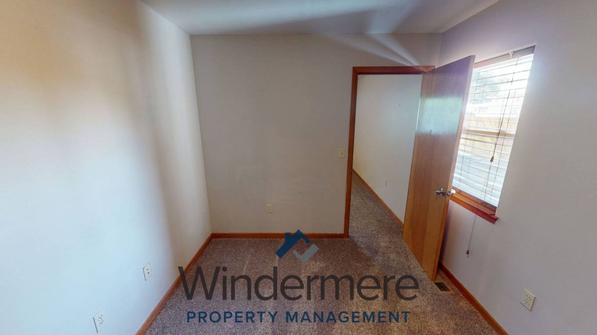 House for rent at 103 SW 9th St, College Place, WA 99324