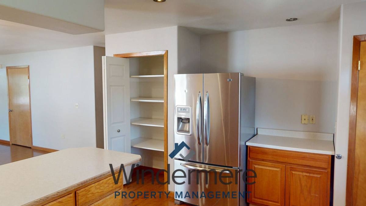 House for rent at 103 SW 9th St, College Place, WA 99324