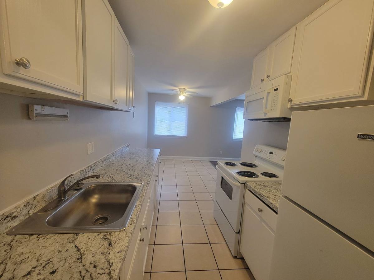 Apartment for rent at 2317 & 2331 W Martin Luther King Jr Dr, Peoria, IL 61604