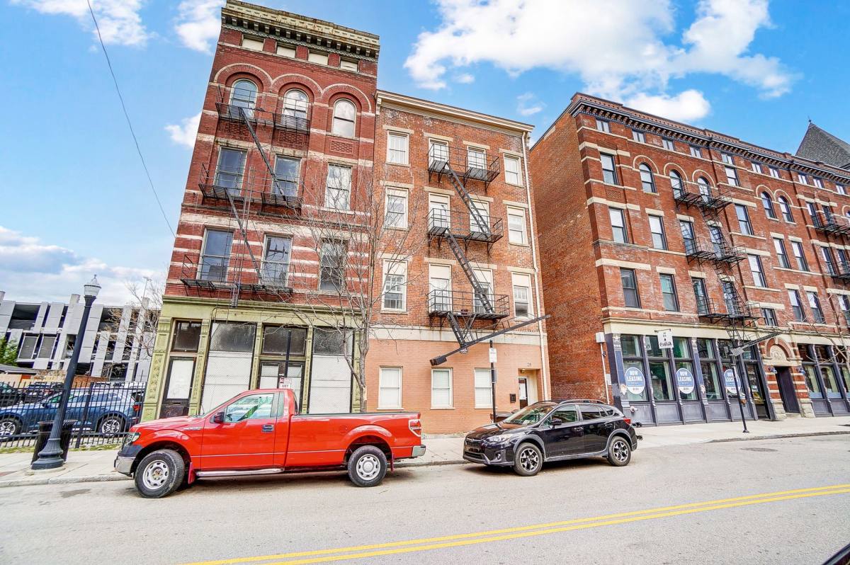 Townhouse for rent at 28 E 13th St, Cincinnati, OH 45202