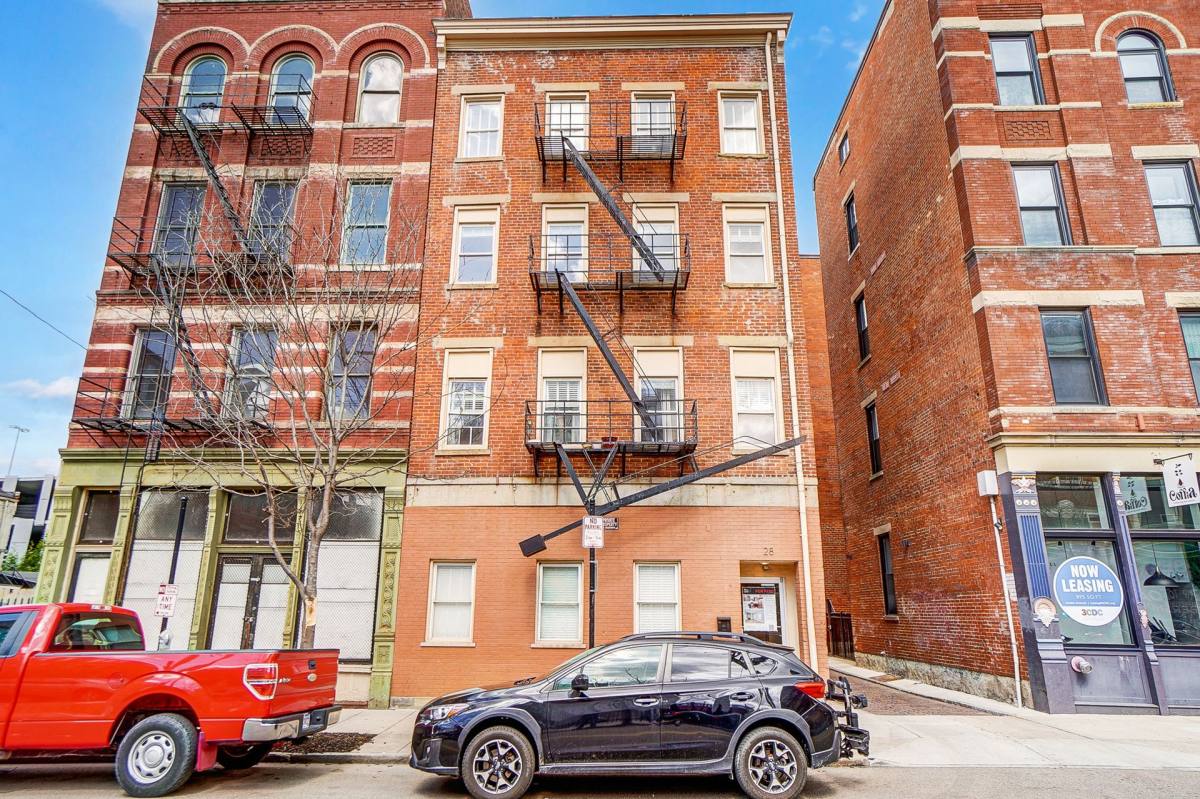 Townhouse for rent at 28 E 13th St, Cincinnati, OH 45202