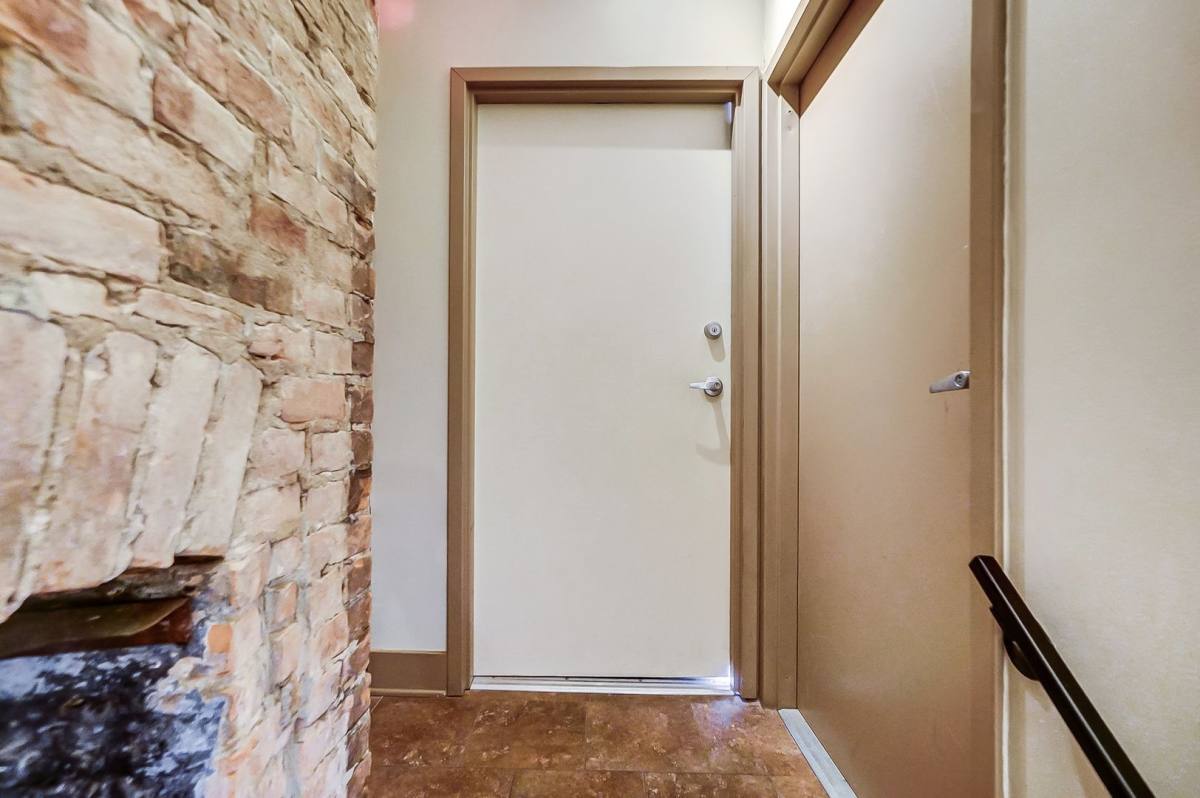 Townhouse for rent at 28 E 13th St, Cincinnati, OH 45202