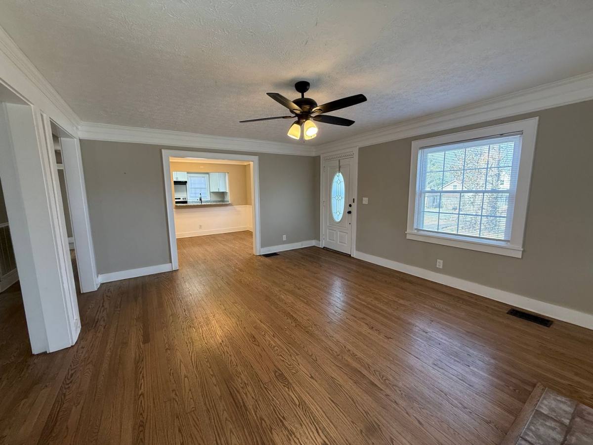Townhouse for rent at 287 E Eastland St, Gallatin, TN 37066