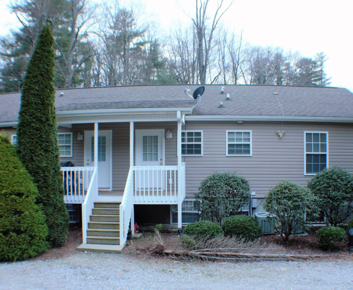 Apartment for rent at 1416 Highland Ave #A, Hendersonville, NC 28792