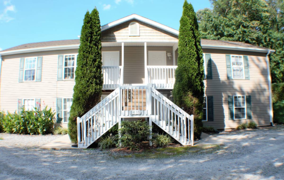 Apartment for rent at 1416 Highland Ave #A, Hendersonville, NC 28792