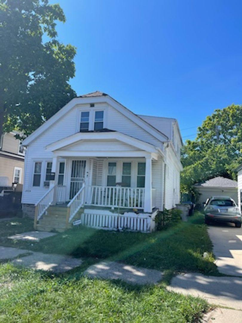 Townhouse for rent at 3721-3721A N 2nd St, Milwaukee, WI 53212