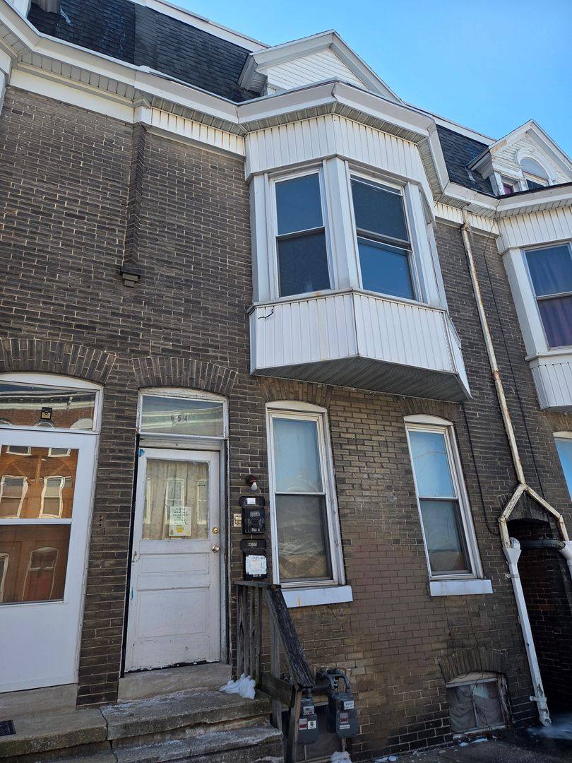 Apartment for rent at 654 Chestnut St, York, PA 17403