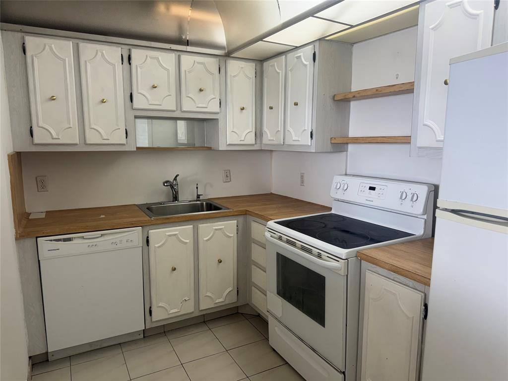 Apartment for rent at 2851 NE 183rd St #2004, North Miami Beach, FL 33160