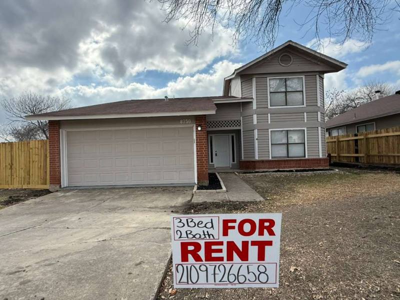 House for rent at 8750 Shallow Ridge Dr, San Antonio, TX 78239