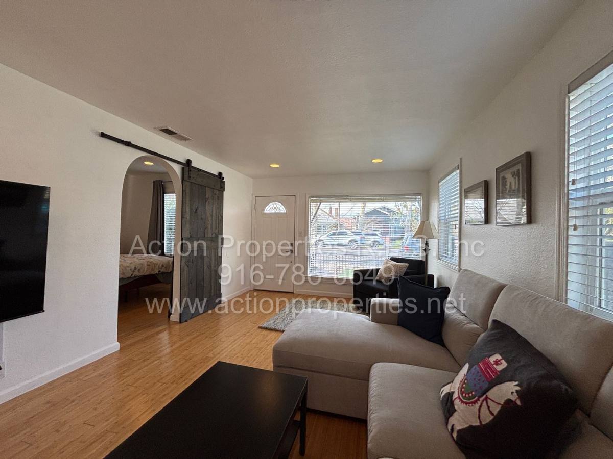 House for rent at 515 Oak St, Roseville, CA 95678