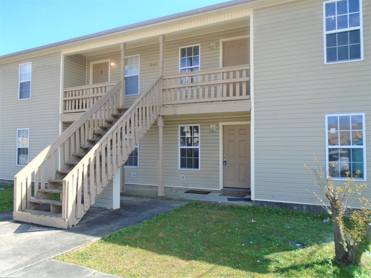 Apartment for rent at 1603 Glenn St, Decatur, AL 35603