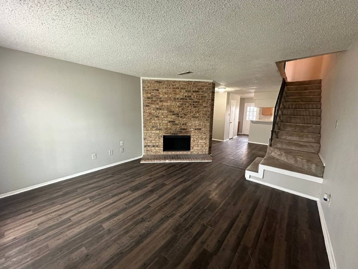 Townhouse for rent at 2188 Aspen Dr, Dallas, TX 75227