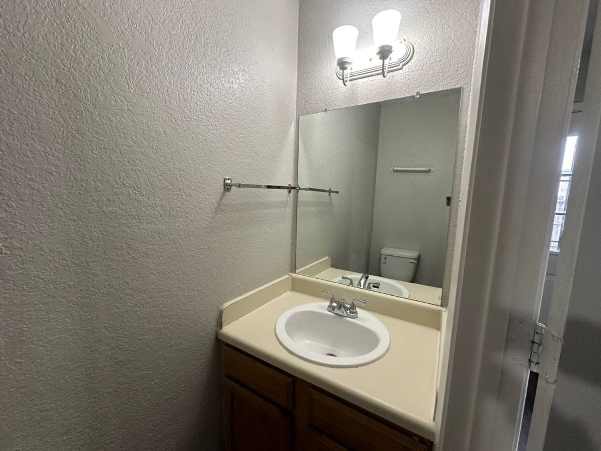 Townhouse for rent at 2188 Aspen Dr, Dallas, TX 75227