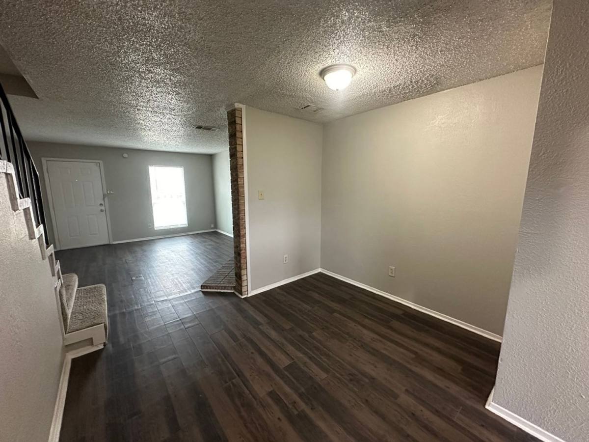 Townhouse for rent at 2188 Aspen Dr, Dallas, TX 75227