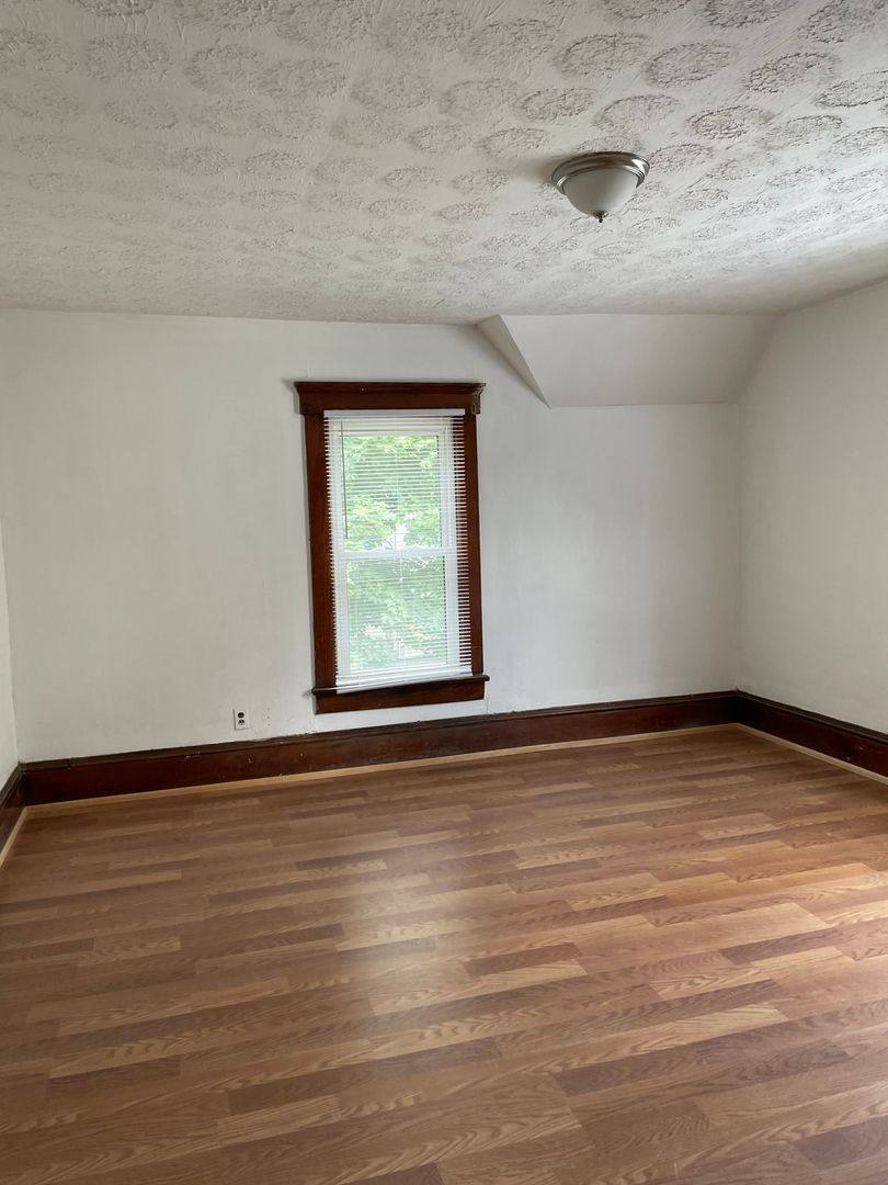 Apartment for rent at 2325 4th St NW, Canton, OH 44708