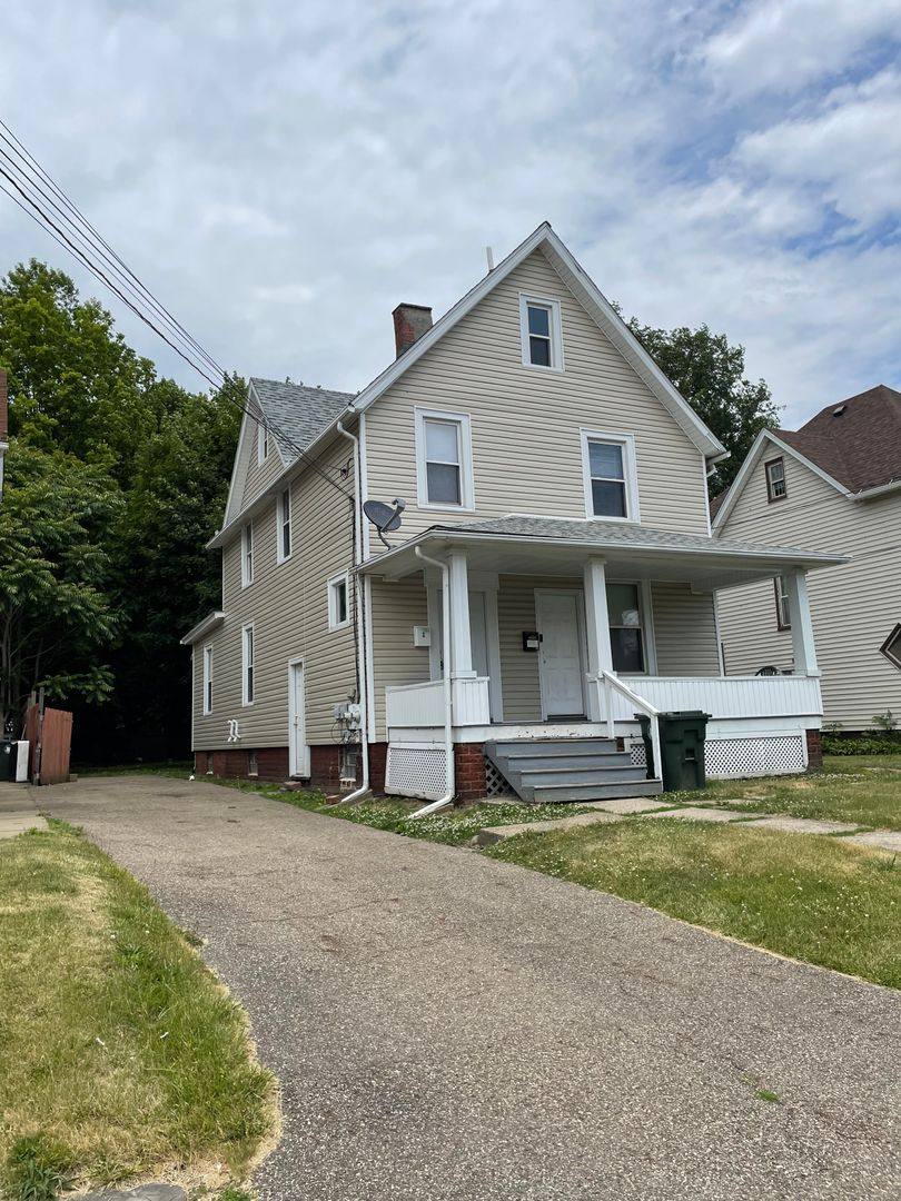 Apartment for rent at 2325 4th St NW, Canton, OH 44708
