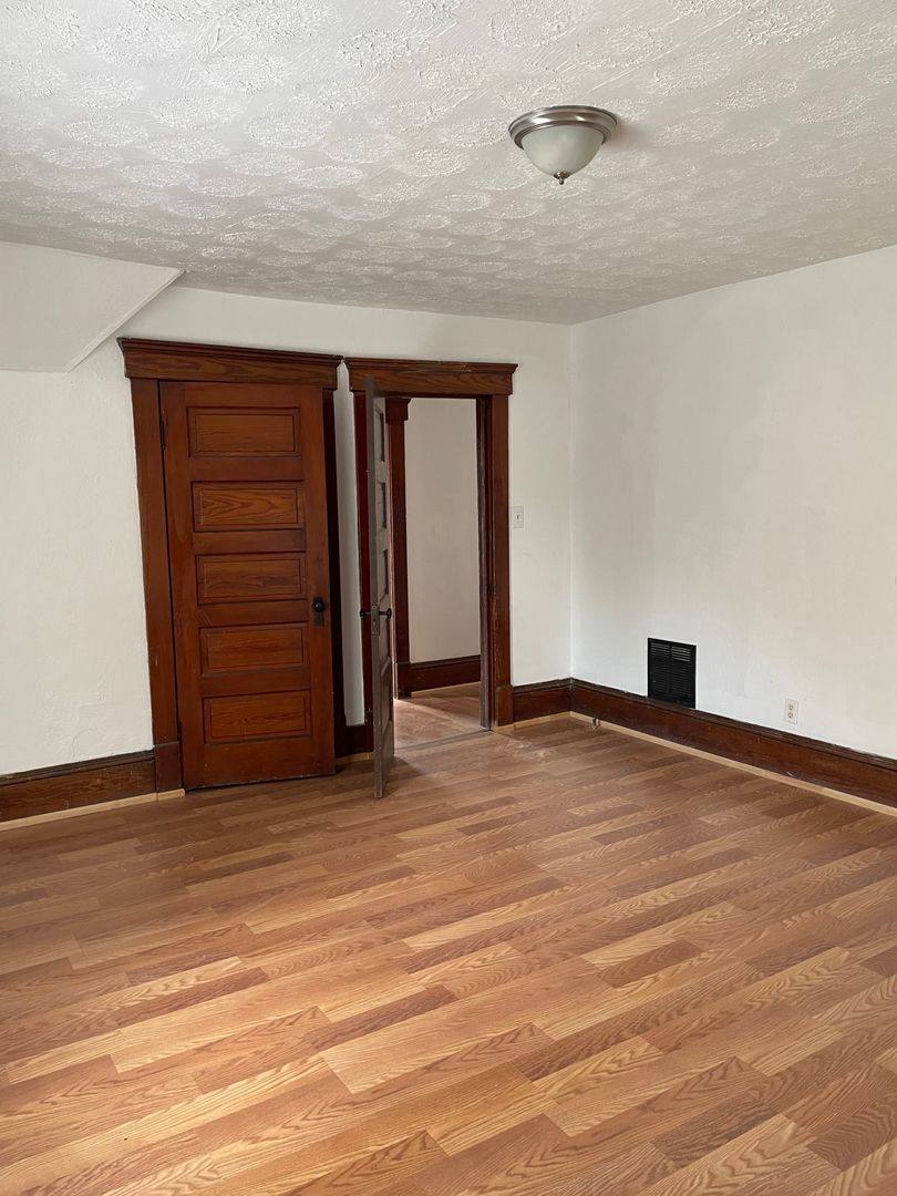Apartment for rent at 2325 4th St NW, Canton, OH 44708