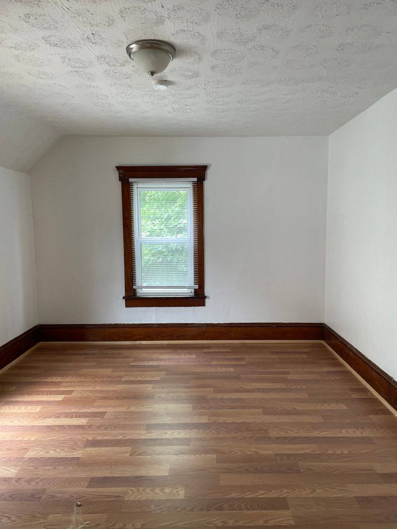 Apartment for rent at 2325 4th St NW, Canton, OH 44708