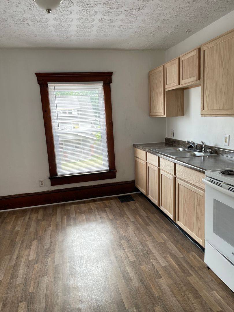 Apartment for rent at 2325 4th St NW, Canton, OH 44708