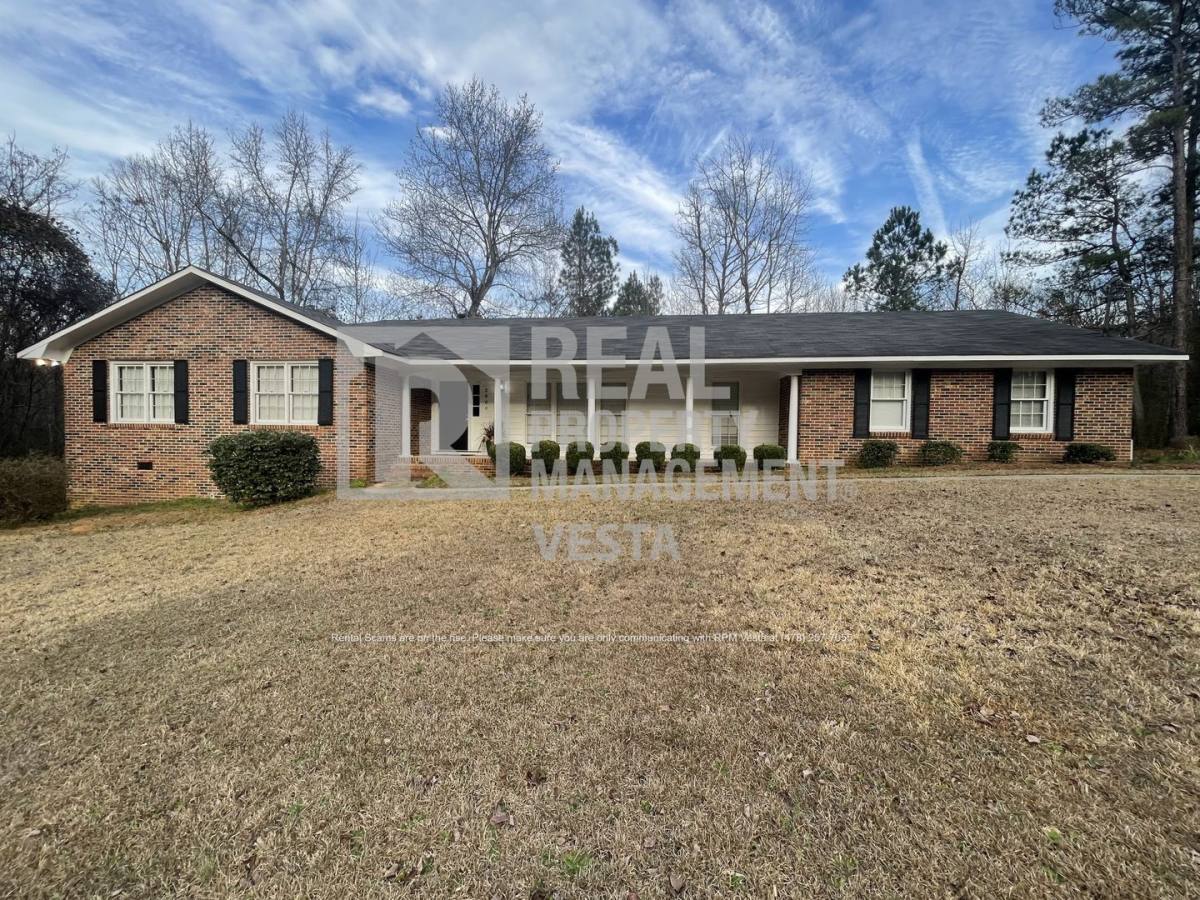 House for rent at 2866 Glen Echo Dr, Lizella, GA 31052