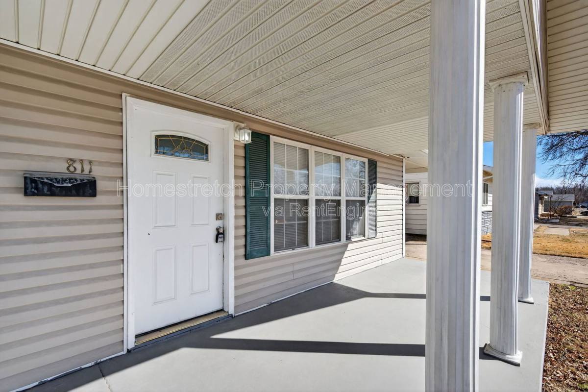 House for rent at 811 St Thomas Lane, East Saint Louis, IL 62206
