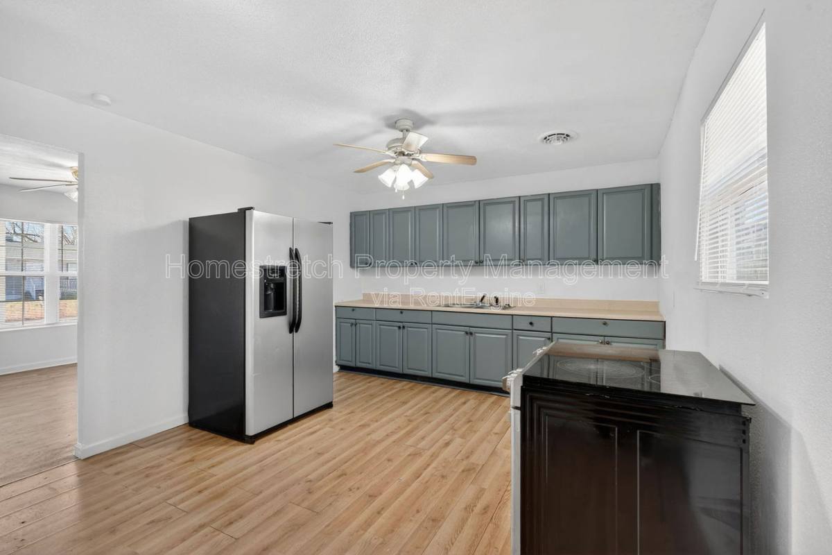 House for rent at 811 St Thomas Lane, East Saint Louis, IL 62206