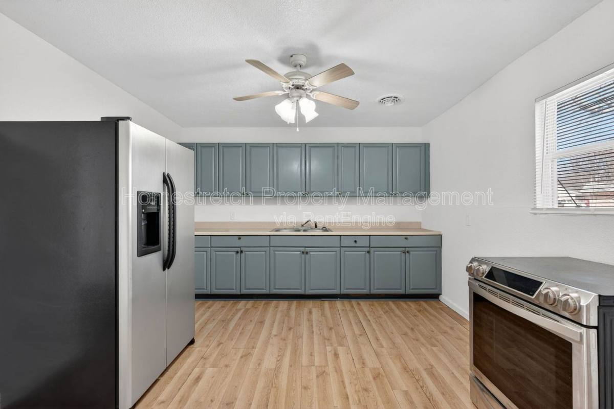 House for rent at 811 St Thomas Lane, East Saint Louis, IL 62206