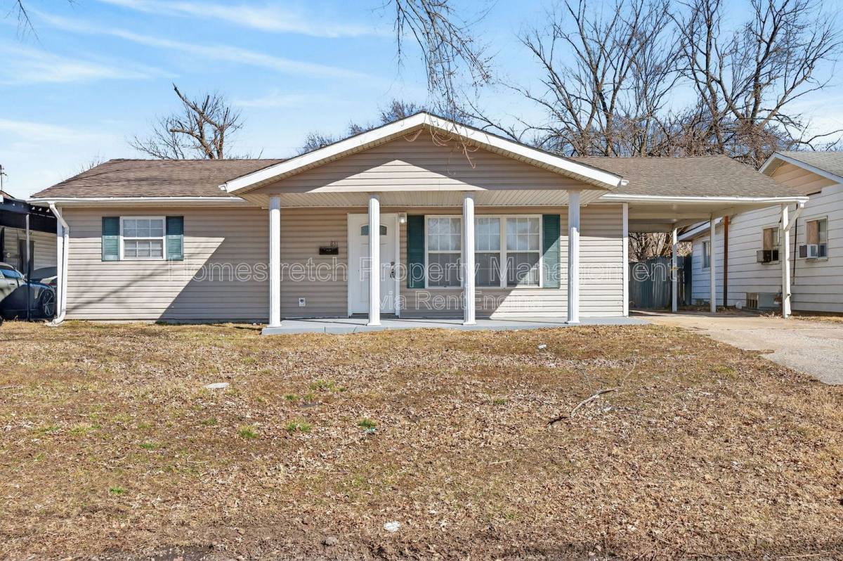 House for rent at 811 St Thomas Lane, East Saint Louis, IL 62206