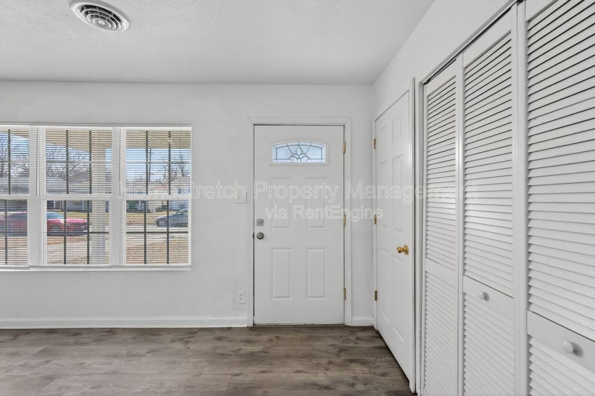 House for rent at 811 St Thomas Lane, East Saint Louis, IL 62206