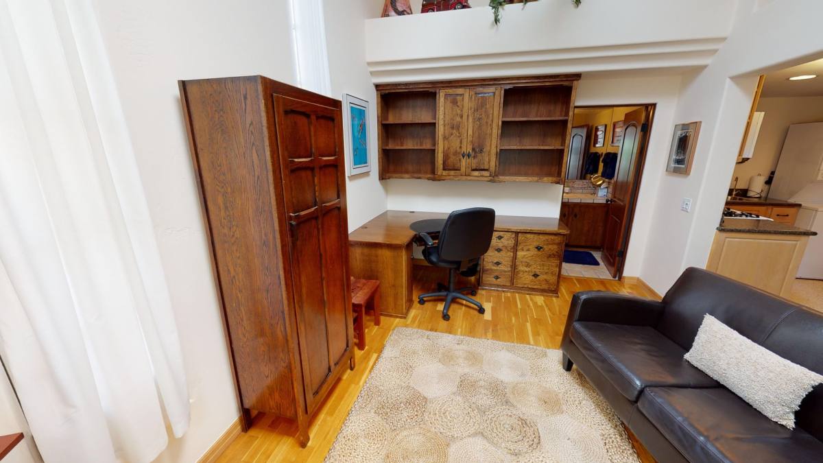 Apartment for rent at 915 Alameda Blvd, Coronado, CA 92118