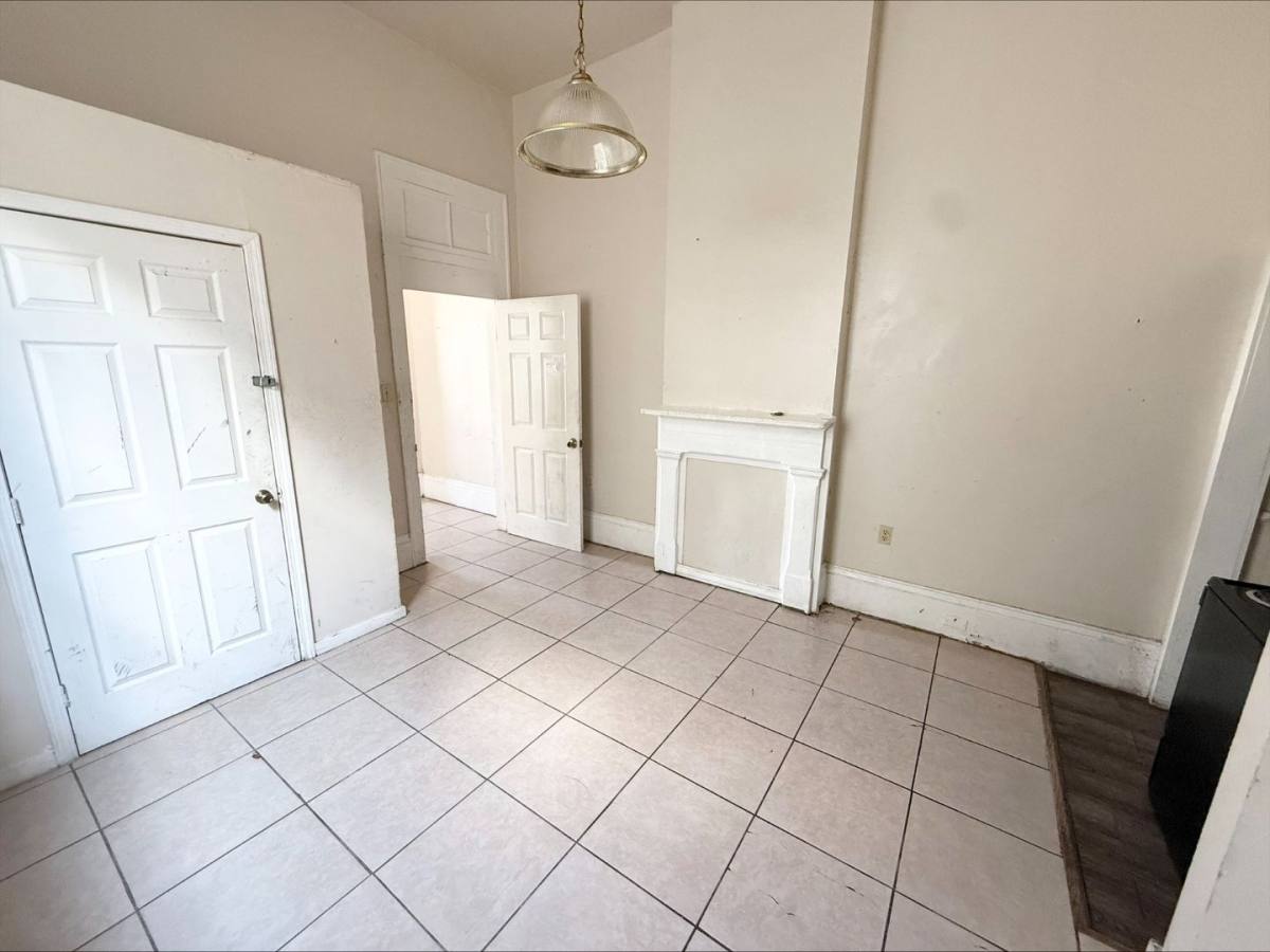 Apartment for rent at 2812-2814 A&B Josephine, New Orleans, LA 70113
