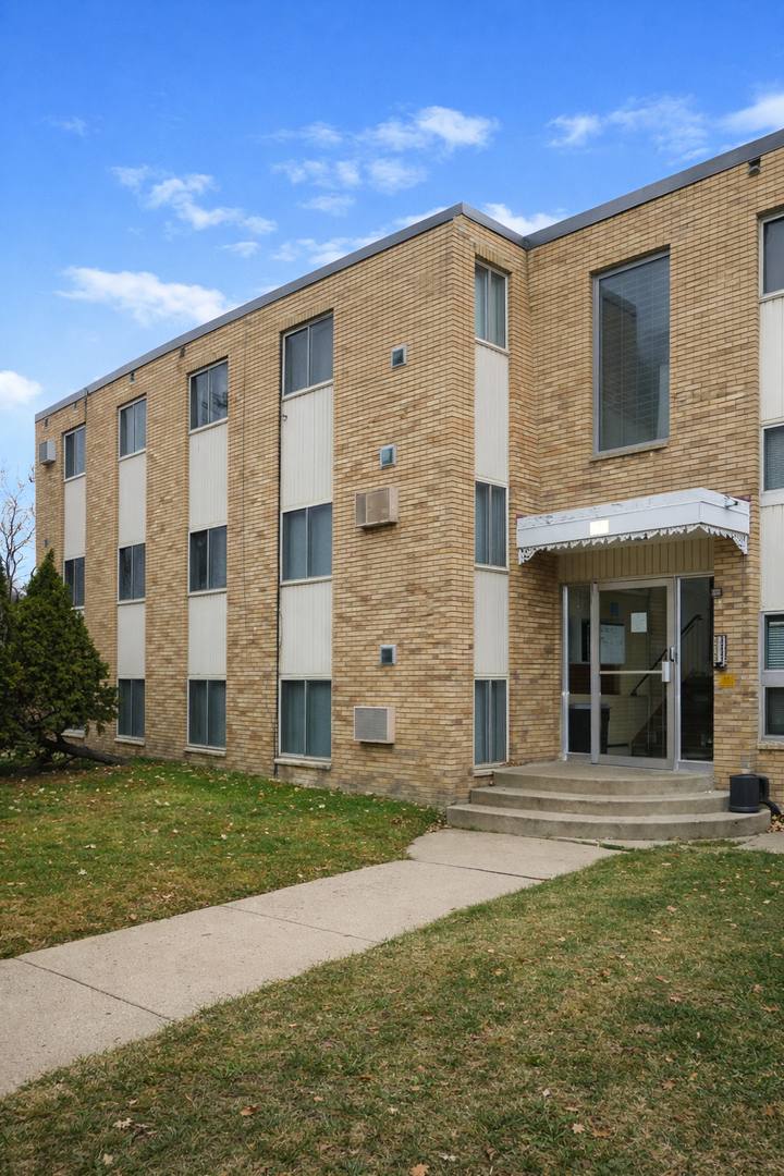 Apartment for rent at 401 4th St SE, Minneapolis, MN 55414
