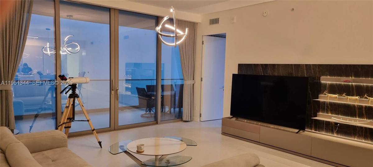 Apartment for rent at 18975 Collins Ave #5103, North Miami Beach, FL 33160