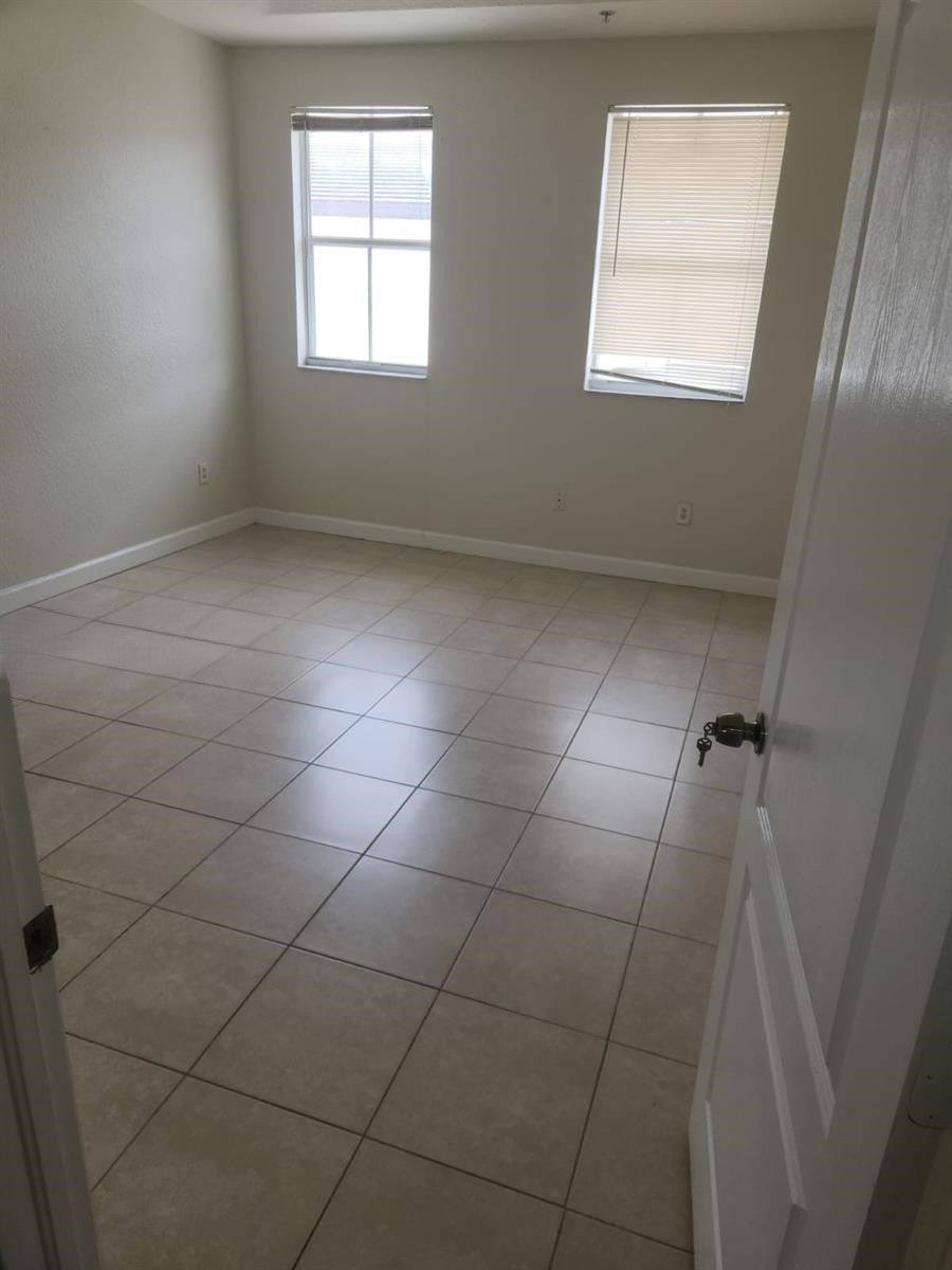 8199 W 36th Ave, Hialeah, FL 33018 - House for Rent - Image 3