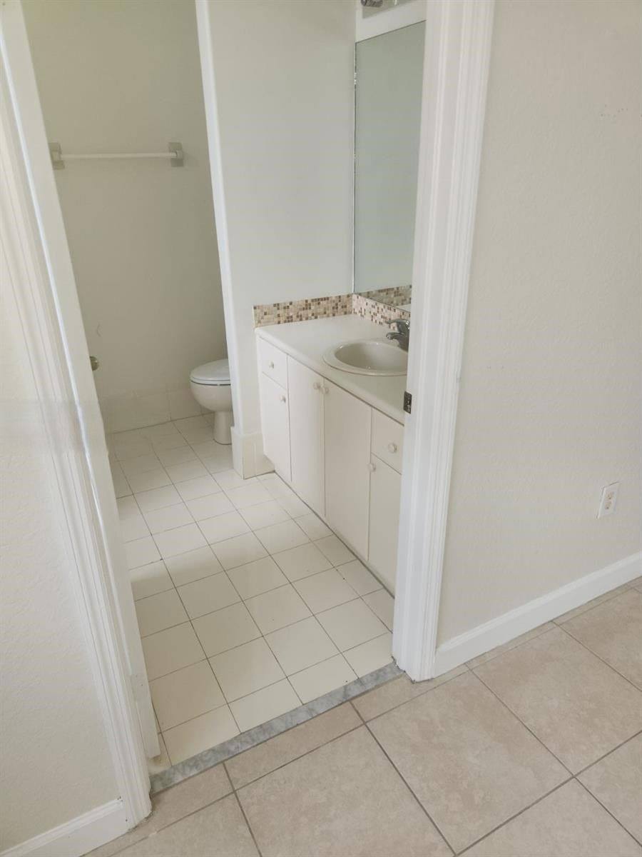 8199 W 36th Ave, Hialeah, FL 33018 - House for Rent - Image 7