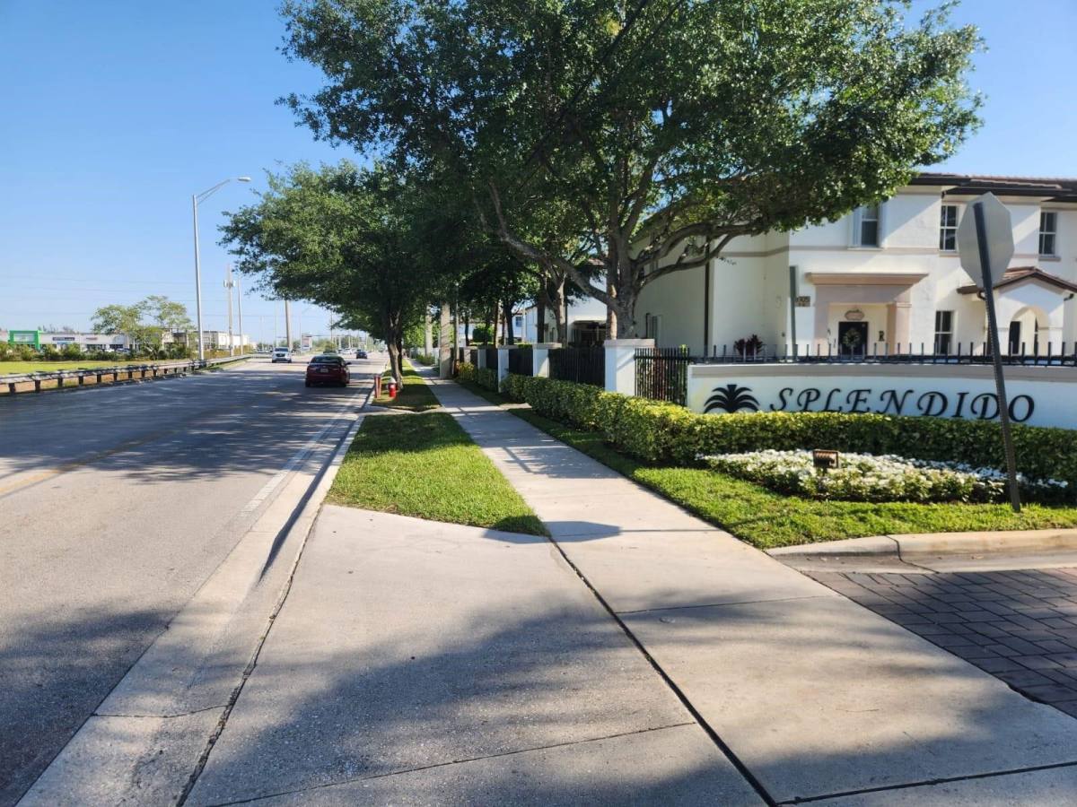 8199 W 36th Ave, Hialeah, FL 33018 - House for Rent - Image 10