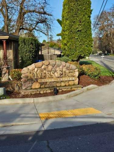 Townhouse for rent at 141 Rivers Edge Court #141RIVER, Gold Hill, OR 97525