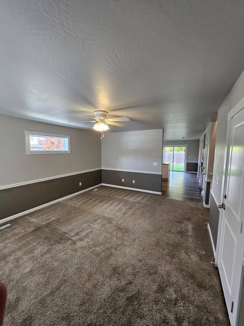 Townhouse for rent at 141 Rivers Edge Court #141RIVER, Gold Hill, OR 97525