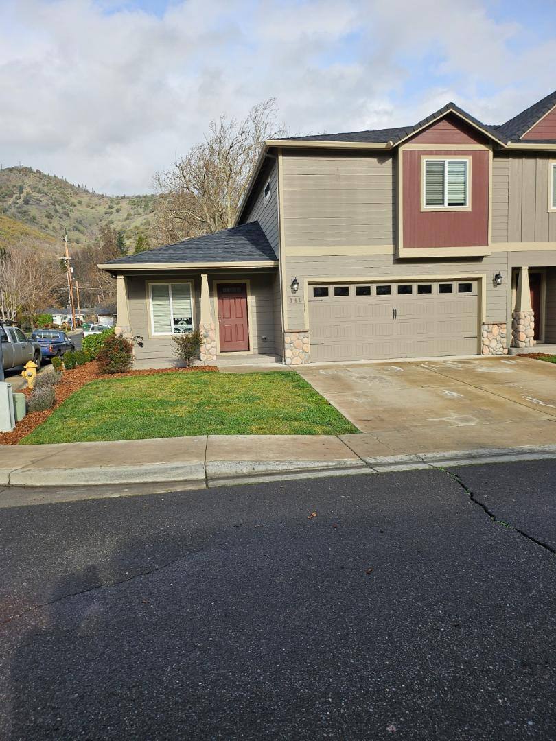 Townhouse for rent at 141 Rivers Edge Court #141RIVER, Gold Hill, OR 97525