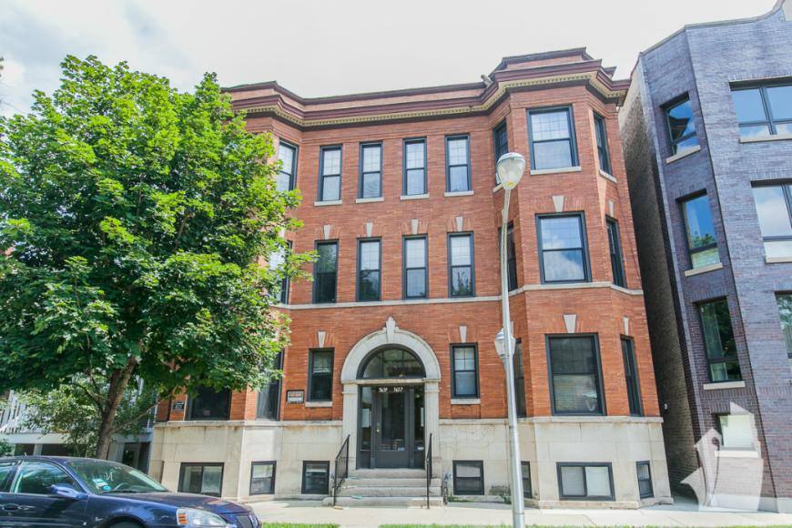Apartment for rent at 3637 N Paulina St, Chicago, IL 60613