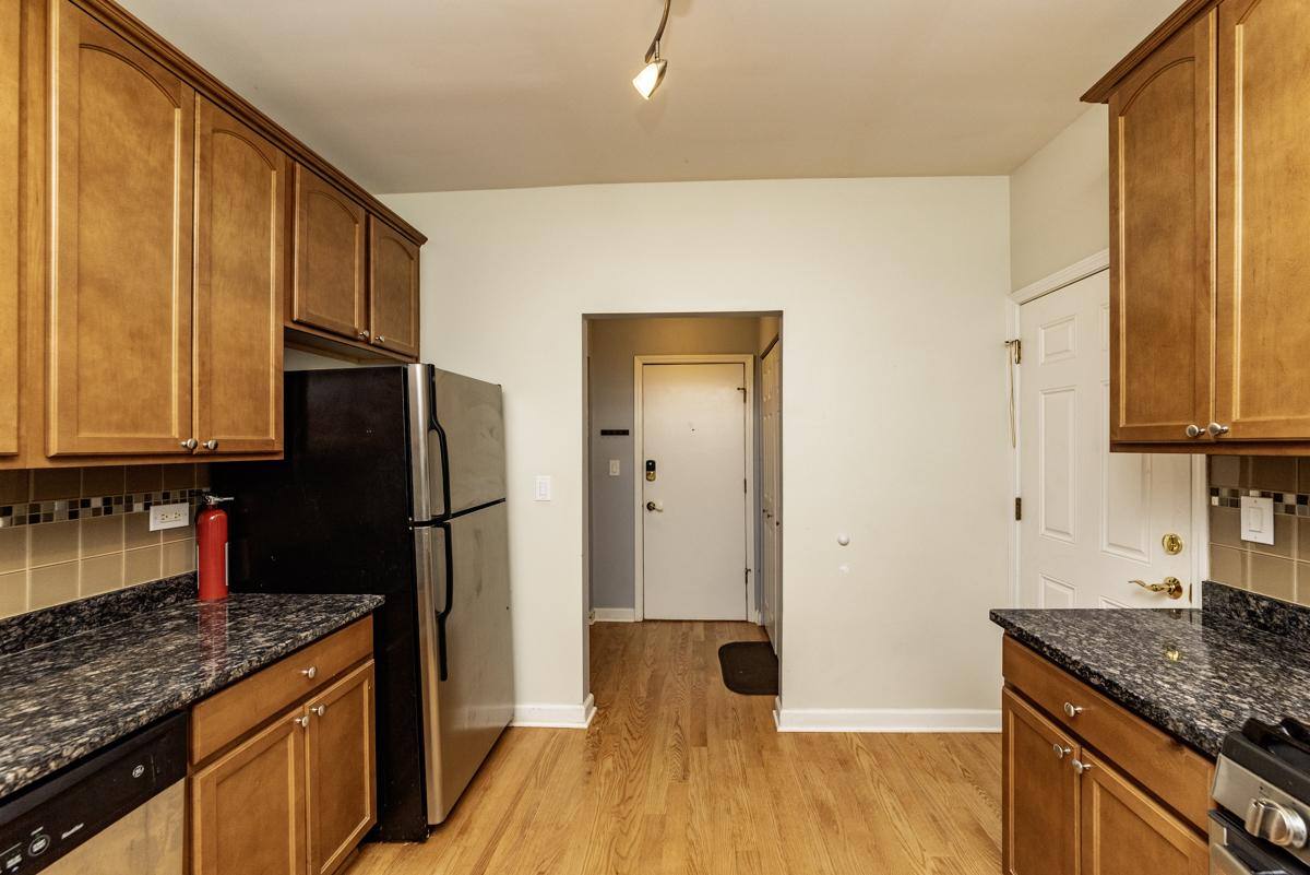 Condo for rent at 4847 N Wolcott Ave #1W, Chicago, IL 60640