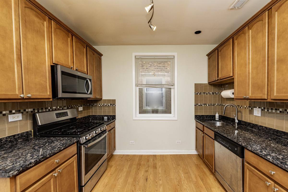 Condo for rent at 4847 N Wolcott Ave #1W, Chicago, IL 60640