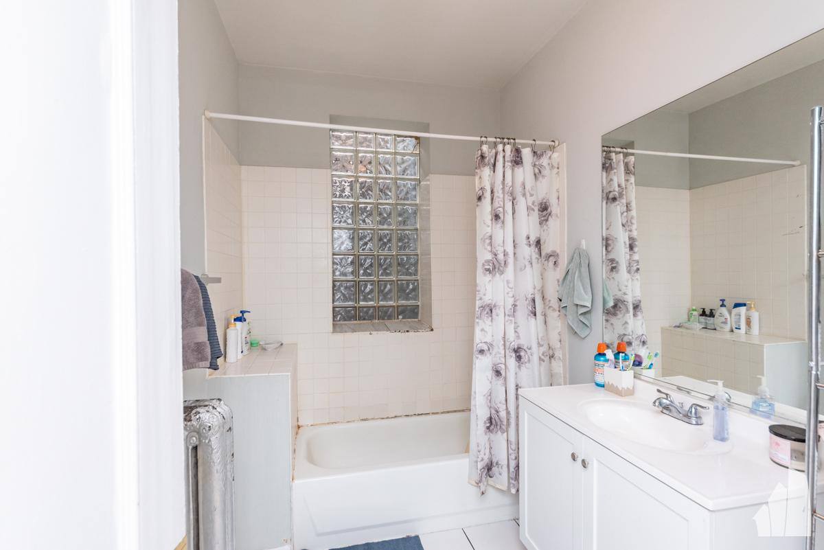 Condo for rent at 2959 N Halsted St #3, Chicago, IL 60657