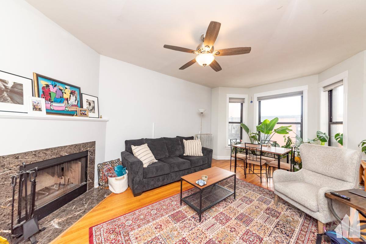 Condo for rent at 2959 N Halsted St #3, Chicago, IL 60657