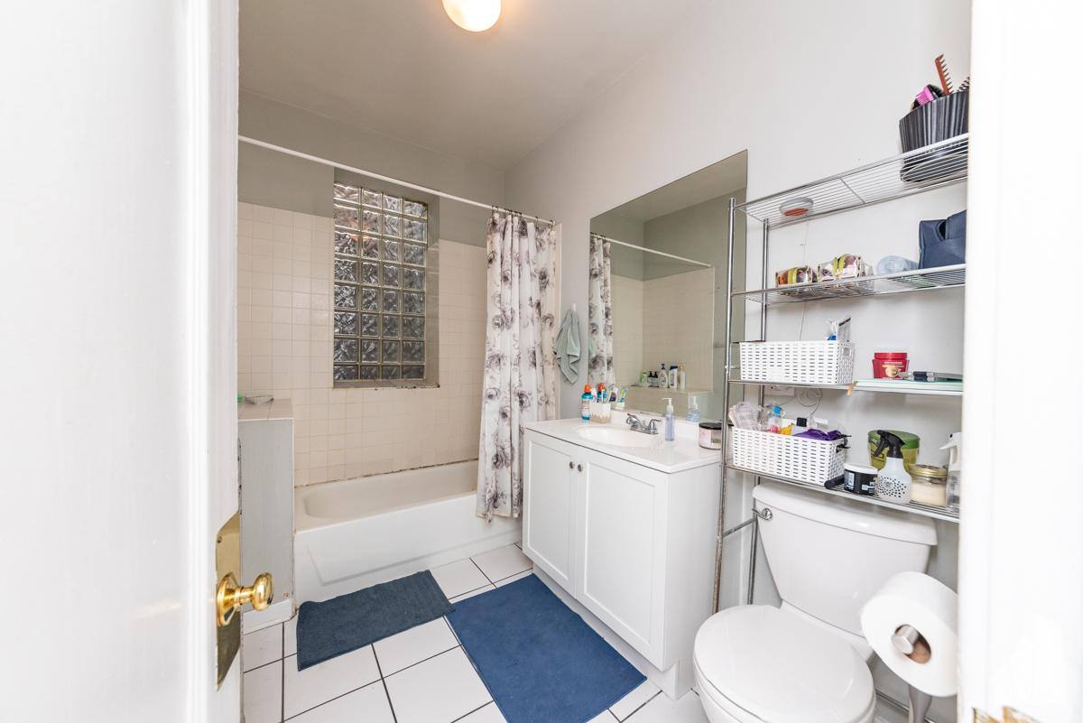 Condo for rent at 2959 N Halsted St #3, Chicago, IL 60657
