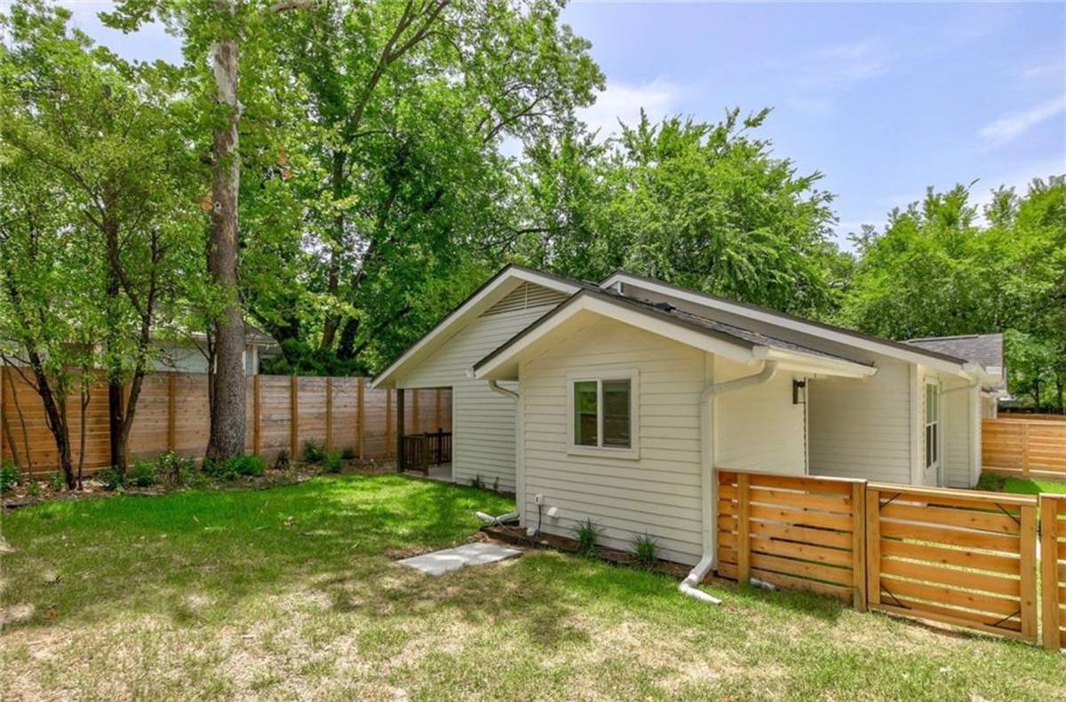 Townhouse for rent at 511 E 50th St #B, Austin, TX 78751